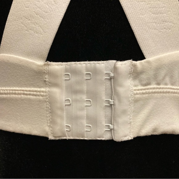 Very Gently Worn White TITIKA Top, size 6 - Picture 4 of 6